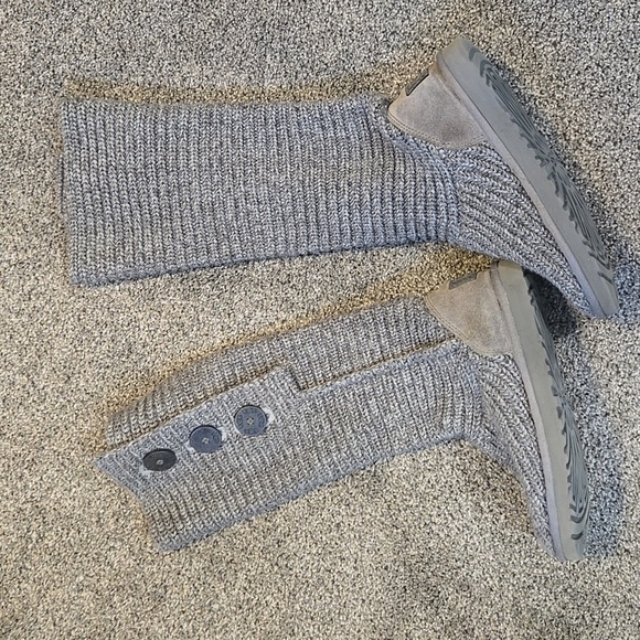 UGG Women 5819 Gray Sweater Button Side Knit Shoes Boots Sz 7 - Picture 7 of 10